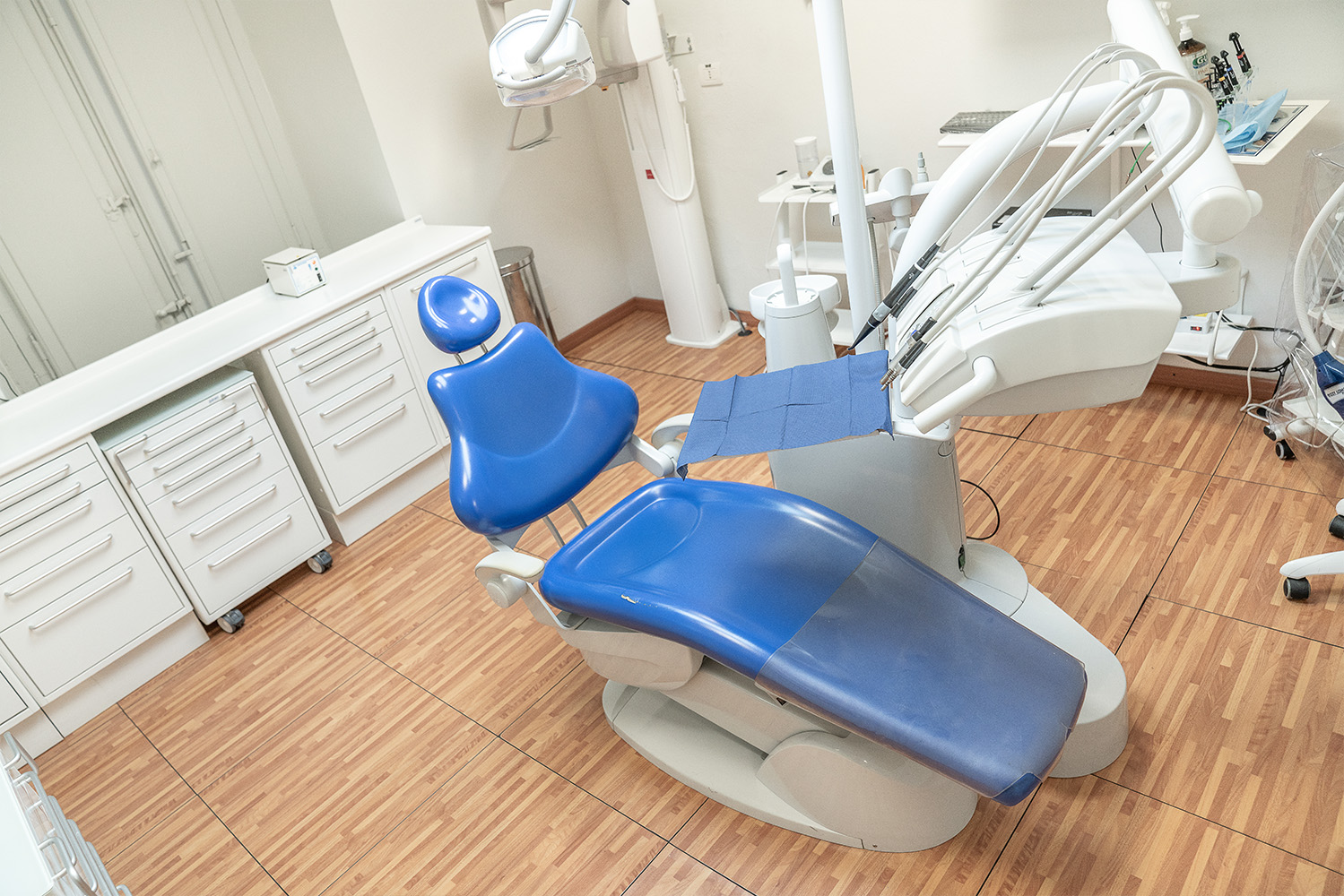Dental Center, Studio